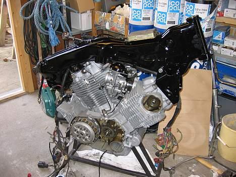 Yamaha tr1 XV 750 SE - Sandblæst motor montert i stel billede 4