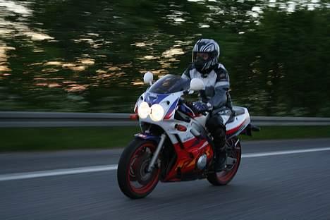 Yamaha fzr 600 (solgt) - så er jeg på motorvej billede 7