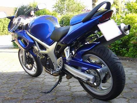 Suzuki SV 650 S *SOLGT* billede 3