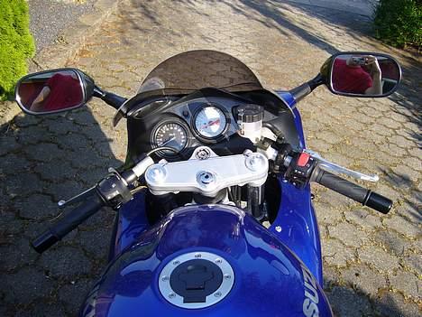 Suzuki SV 650 S *SOLGT* - 12500 km siger tælleren billede 6