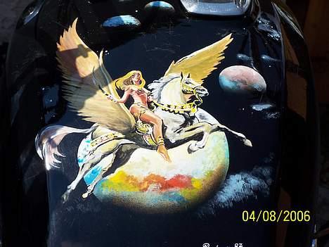 Suzuki GS 850 - lidt maling på tanken billede 2