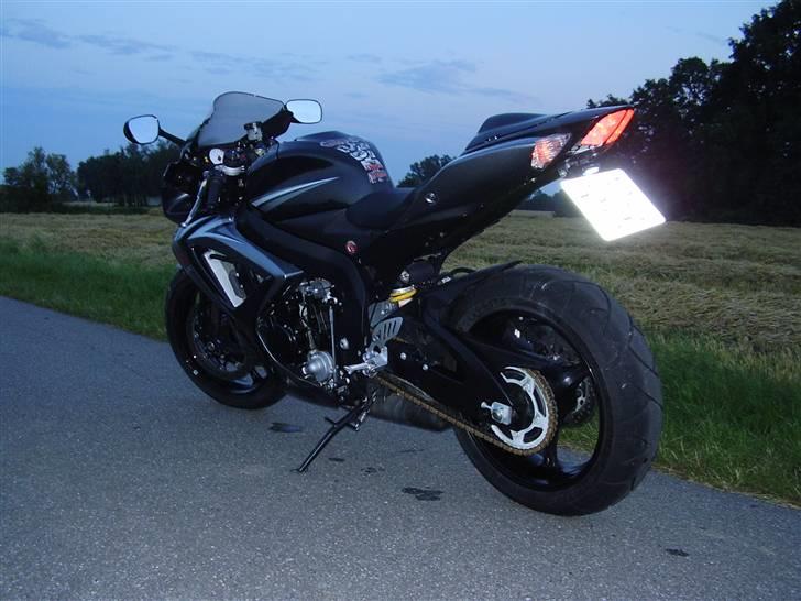 Suzuki GSXR 750 K7 billede 8