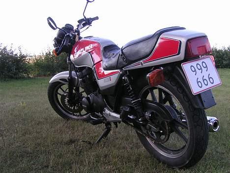 Suzuki GSX 250 ES [SOLGT] billede 4