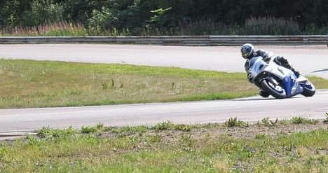 Suzuki sv650 - taget på ring knutstorp på baneracer 2006 billede 11