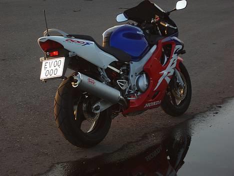 Honda CBR 600 F4 - Solgt billede 16