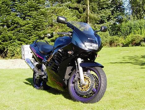 Suzuki RF 900 R billede 5