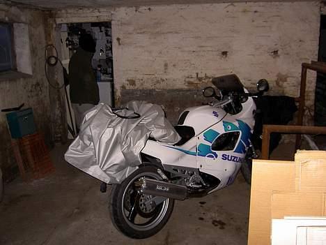Suzuki GSX600F  SOLGT - Lige taget dægget af efter den har stået nogle mdr i vinter hi billede 3