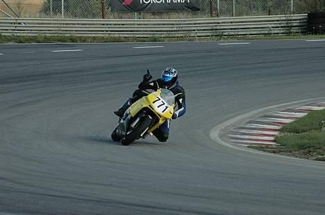 Honda cbr f2 bane mc solgt !!!! - sturup 7-8 2006     første tur på hondaen og 2 gang på bane (første gang var SVern) billede 1