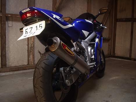 Yamaha R6 billede 2