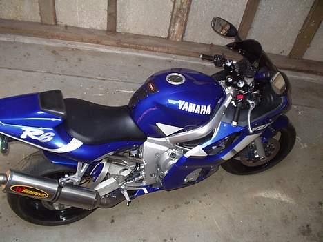 Yamaha R6 billede 7