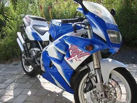 Suzuki RGV 250 (SOLGT) billede 17