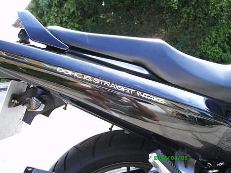 Suzuki RF 900 R billede 7