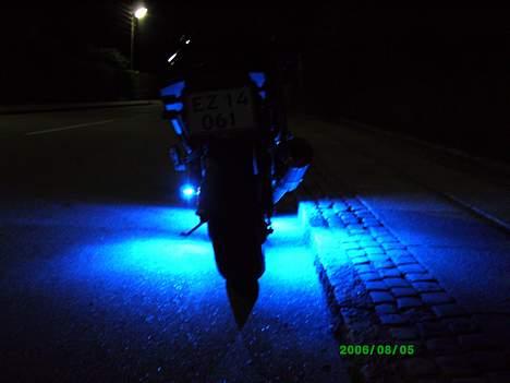 Suzuki RF 900 R billede 10