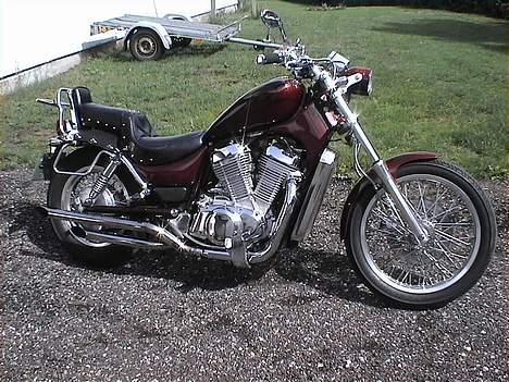 Suzuki intruder vs 750 (solgt) billede 2