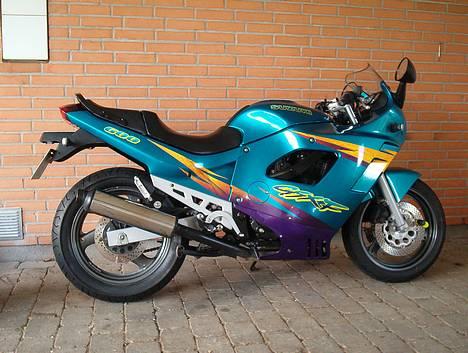 Suzuki gsx 600 f billede 1