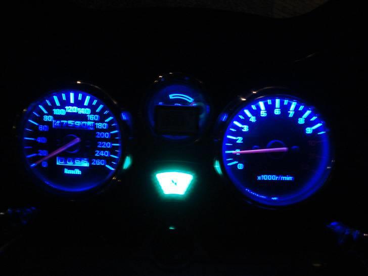 Suzuki BANDIT 1200  N/S - diode lys i instrumenter billede 3