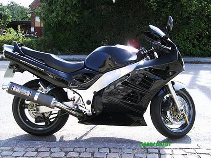 Suzuki rf 900 r