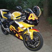 Yamaha R 46