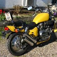 Honda vf750c