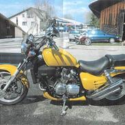 Honda vf750c