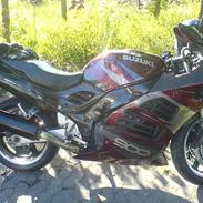 Suzuki RF 900 R