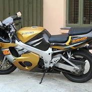 Suzuki GSX-R 750 T