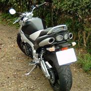 Suzuki GSR600