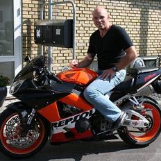 Honda cbr 900rr fireblade