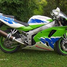 Kawasaki zxr 750