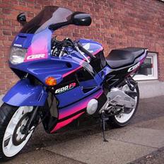 Honda CBR 600 F2 -solgt-