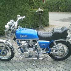 Honda cb750 k7