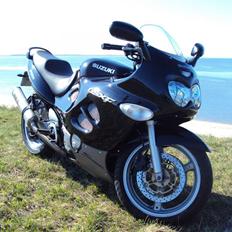 Suzuki GSX 750 F 