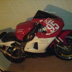 Yamaha YZF R1 Banejern [SOLGT]