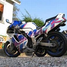 Suzuki GSX-R750W