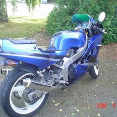 Suzuki GSXR 400 (TIL SALG!)