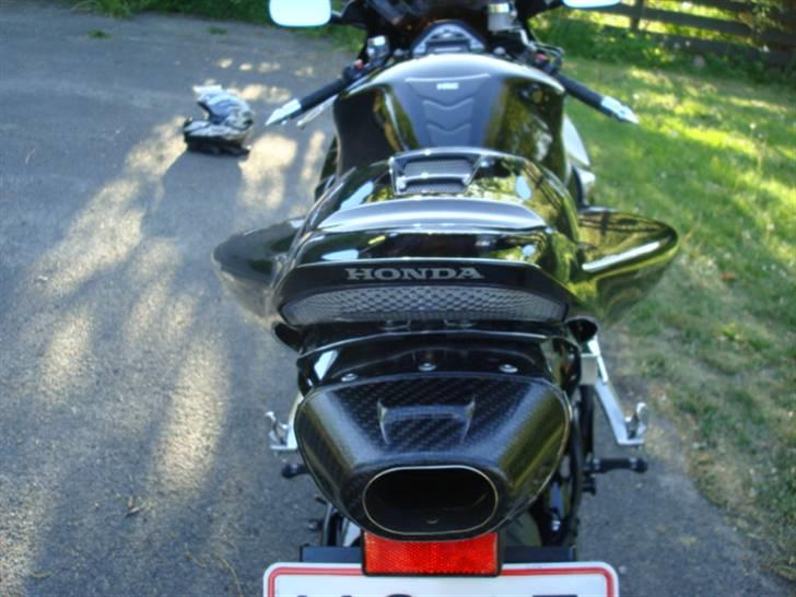 Honda CBR 1000 rr fireblade - Først købte jeg,så fik kærsten lov og prøve og så havde vi en hver.  billede 7
