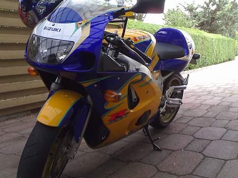 Suzuki GSXR 600 CORONA SOLGT billede 5