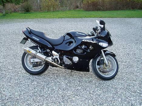 Suzuki GSX 600 F (SOLGT) - Således ser hun ud, således kører hun :D billede 1