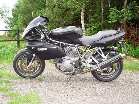 Ducati 750 Sport Dark (solgt) - Billede fra Pomlenakke, Falsters østkyst billede 3