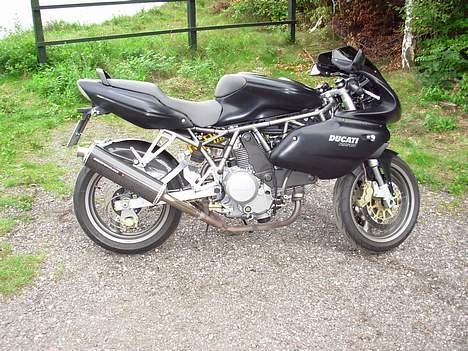 Ducati 750 Sport Dark (solgt) - Billede fra Pomlenakke, Falsters østkyst billede 4