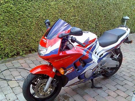 Honda Cbr 600 F3 billede 1