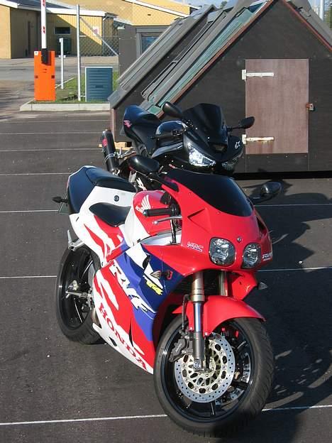 Honda RVF400R NC35 billede 7