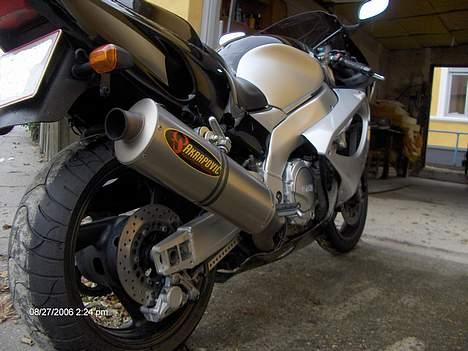 Yamaha Thunderace 1000 (solgt) - Gl. bagende billede 3