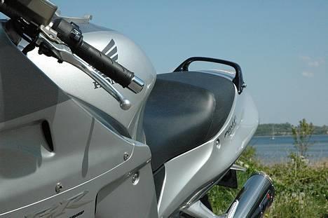 Honda CBR1100XX  **SOLGT** - en tur til vandet billede 3
