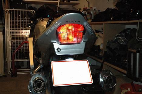 Honda CBR1100XX  **SOLGT** - Ny røv med hjemmelavede LED blinklys..... billede 6