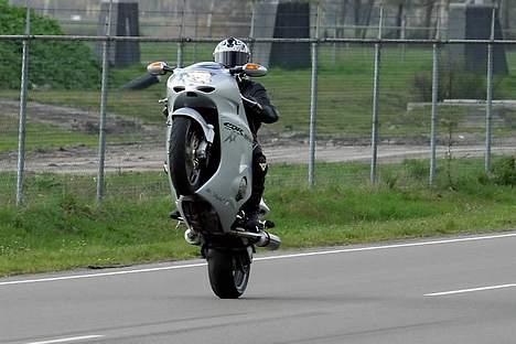 Honda CBR1100XX  **SOLGT** - You cant keep a good bike down... billede 9