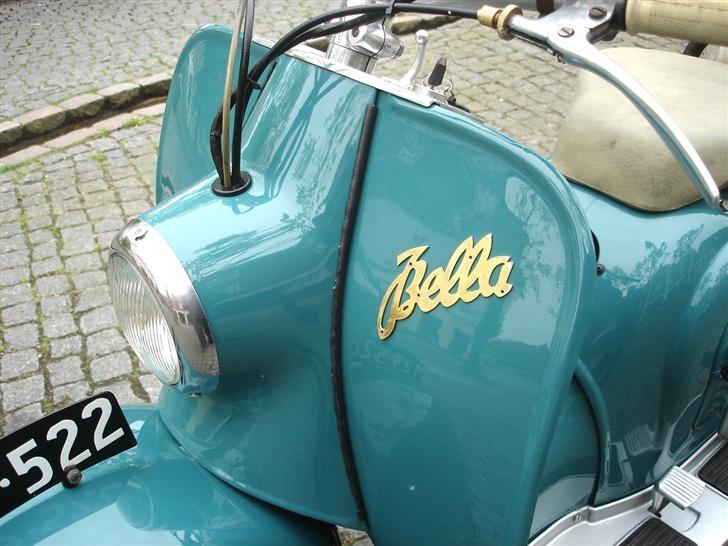Zündapp Bella Motorroller *Solgt* - Bella-mærket på fronten.  billede 14