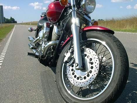Yamaha dragstar - Store dobbelte skiver foran (fedt på en cruiser)  billede 2