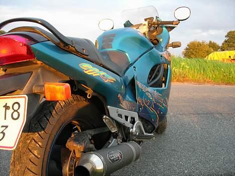 Suzuki GSX 600F billede 3