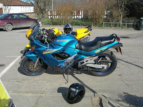 Suzuki GSX 600F - Pause i Stjær... Der kom en forbi der sagde de var flotte - især Suzukien :-S billede 11